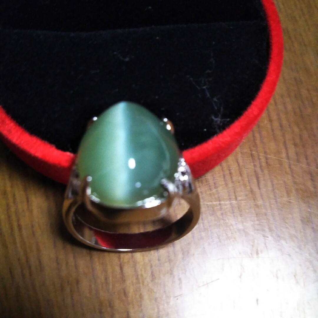 キャッツアイ指輪内径17,5×18リングはシルバーと思います翡翠系台湾の レディースのアクセサリー(リング(指輪))の商品写真