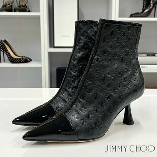 ジミーチュウ(JIMMY CHOO)の8463 ジミーチュウ レザー パテント ロゴ ショートブーツ ブラック(ブーツ)