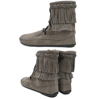 ミネトンカ(Minnetonka)のMINNETONKA ミドル丈フリンジブーツ グレー 24cm(ブーツ)