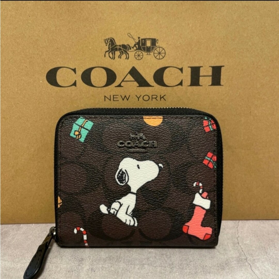 新品　COACH　二つ折り財布　小銭入れ有　ディズニー　スヌーピー財布