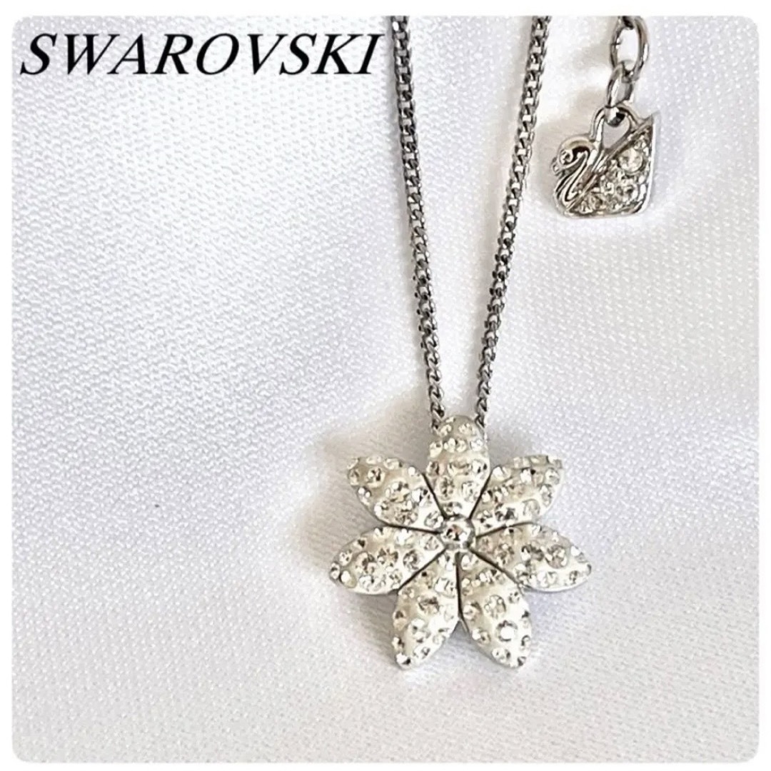 SWAROVSKI(スワロフスキー)の未使用品✨SWAROVSKI Liddy ネックレス 花 ポインティアージュ レディースのアクセサリー(ネックレス)の商品写真