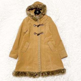 アクシーズファム(axes femme)の未使用　axes femme スカラップ　ダッフルコート　ファー　Aライン　M(ダッフルコート)