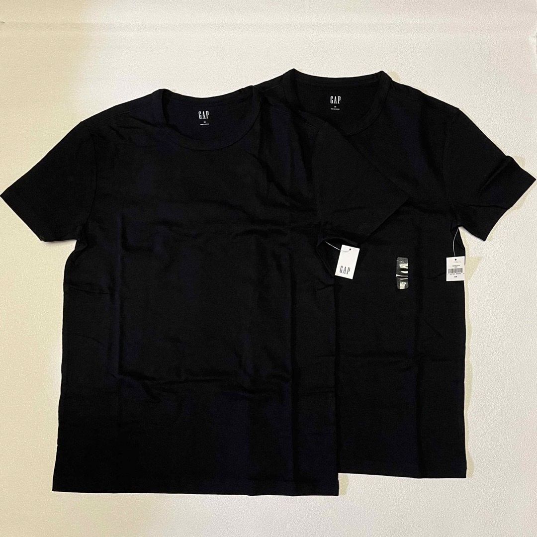 GAP(ギャップ)のGAPメンズXSサイズ Tシャツ タグ付き　新品未使用　黒色2枚セット メンズのトップス(Tシャツ/カットソー(半袖/袖なし))の商品写真