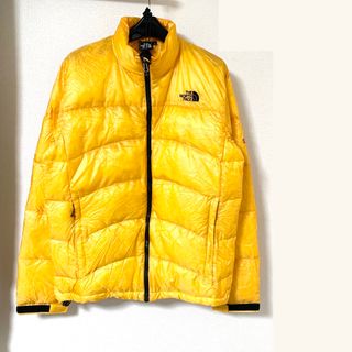 ノースフェイス(THE NORTH FACE) ダウンジャケット(メンズ)（イエロー