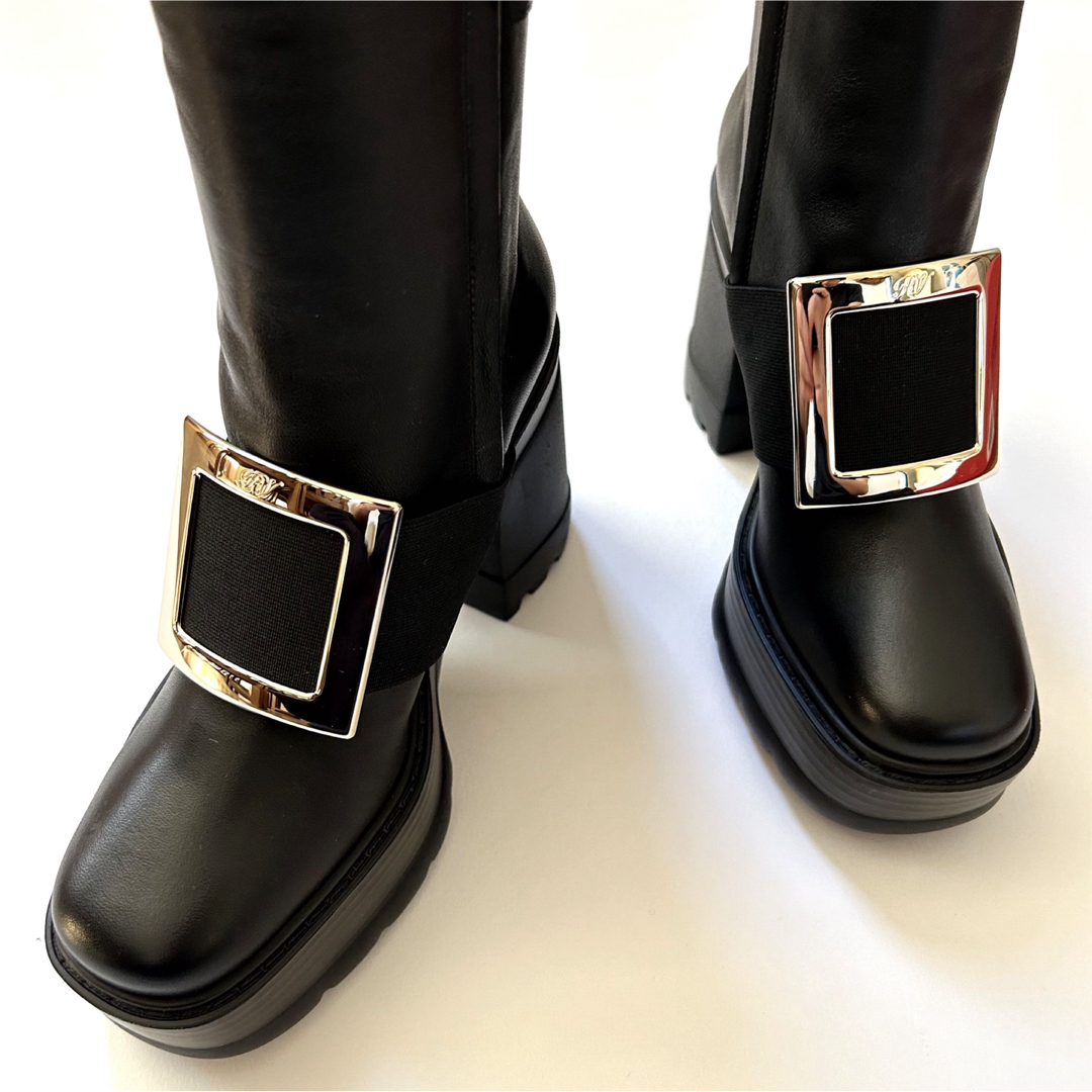 ROGER VIVIER(ロジェヴィヴィエ)の新品/36 ロジェ ヴィヴィエ サイドジップブーツ ブラック 黒 ブーツ レディースの靴/シューズ(ブーツ)の商品写真