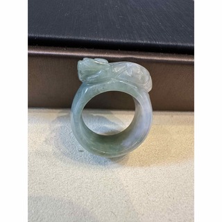 R-098 翡翠　リング　雕刻貔貅　指輪　男女兼用　19号(リング(指輪))
