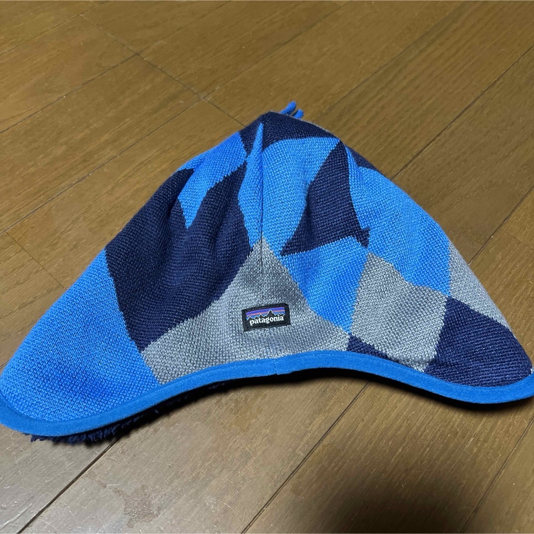 patagonia(パタゴニア)のパタゴニアリバーシブル　ニット帽24M キッズ/ベビー/マタニティのこども用ファッション小物(帽子)の商品写真