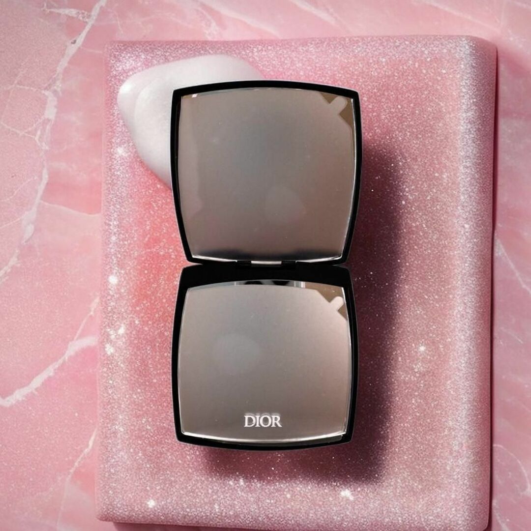 Christian Dior(クリスチャンディオール)のDIORコンパクトミラーノベルティ レディースのファッション小物(ミラー)の商品写真