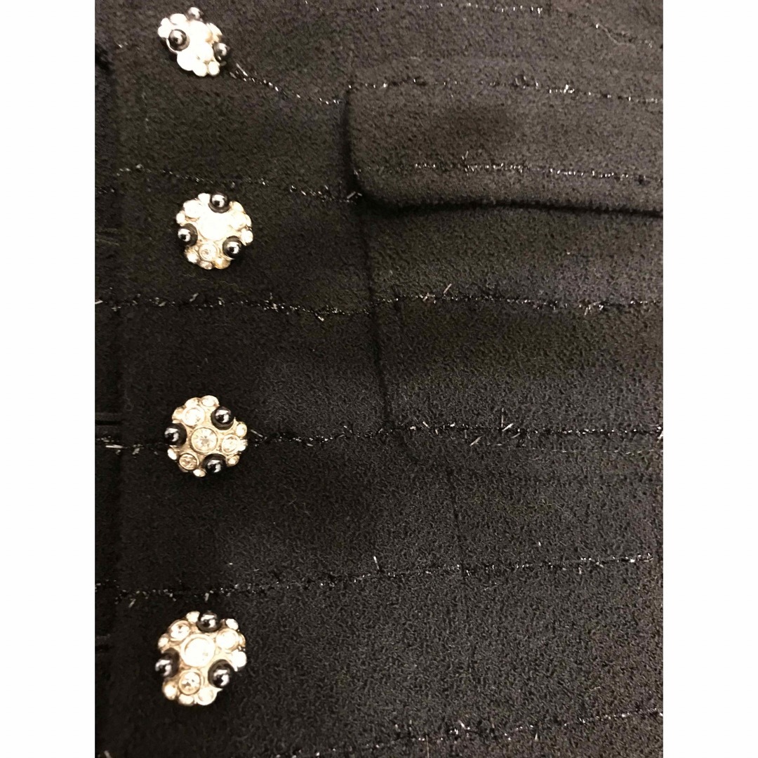 CHANEL(シャネル)の希少シャネルCHANELジュエルボタン95Aスーツセットアップ黒マトラッセ新品 レディースのフォーマル/ドレス(スーツ)の商品写真