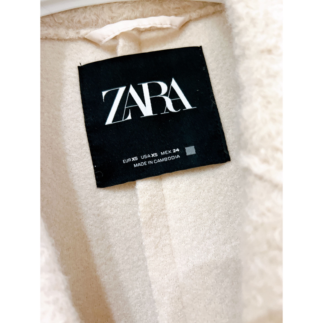 ZARA(ザラ)のZARA テクスチャー入り生地コート　エクリュ　XS レディースのジャケット/アウター(ロングコート)の商品写真