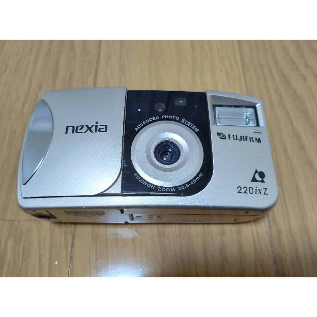 富士フイルム(フジフイルム)のフジフイルム APSフィルムカメラ nexia 220ixZ スマホ/家電/カメラのカメラ(フィルムカメラ)の商品写真