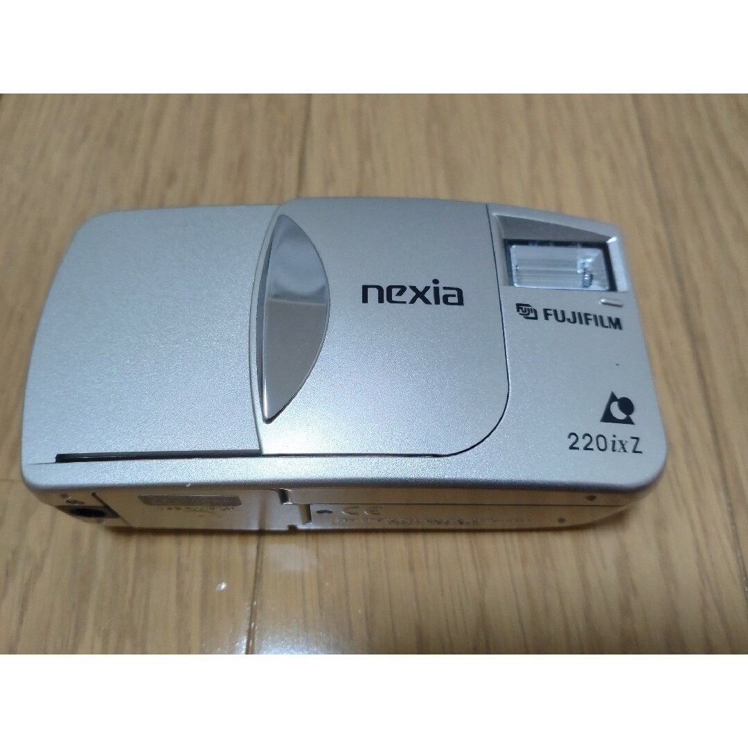 富士フイルム(フジフイルム)のフジフイルム APSフィルムカメラ nexia 220ixZ スマホ/家電/カメラのカメラ(フィルムカメラ)の商品写真