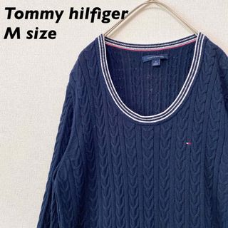 トミーヒルフィガー(TOMMY HILFIGER)のトミーヒルフィガー　ニット　セーター　ケーブル編み　刺繍ロゴ　男女兼用　Mサイズ(ニット/セーター)