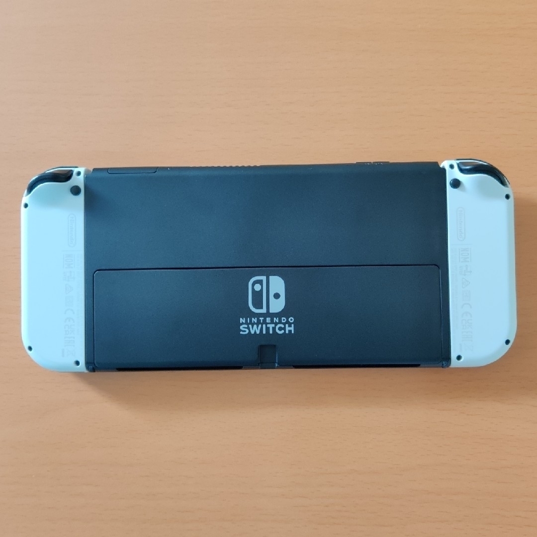 Nintendo Switch(ニンテンドースイッチ)のNintendo Switch 有機EL 中古 microSD 256GB付き エンタメ/ホビーのゲームソフト/ゲーム機本体(家庭用ゲーム機本体)の商品写真