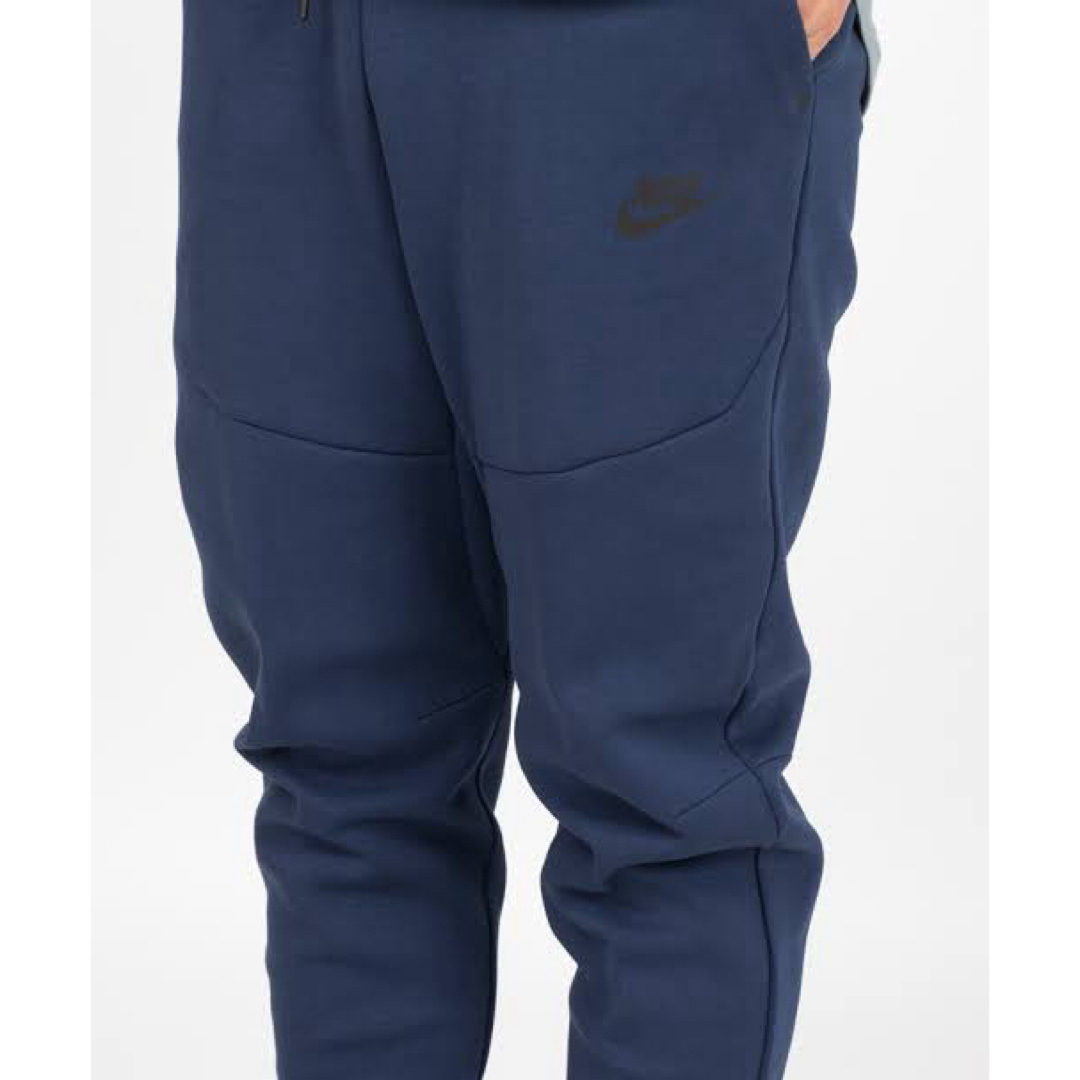 NIKE(ナイキ)の現行モデル ナイキ メンズS テックフリース パンツ ネイビー 紺 メンズのパンツ(その他)の商品写真