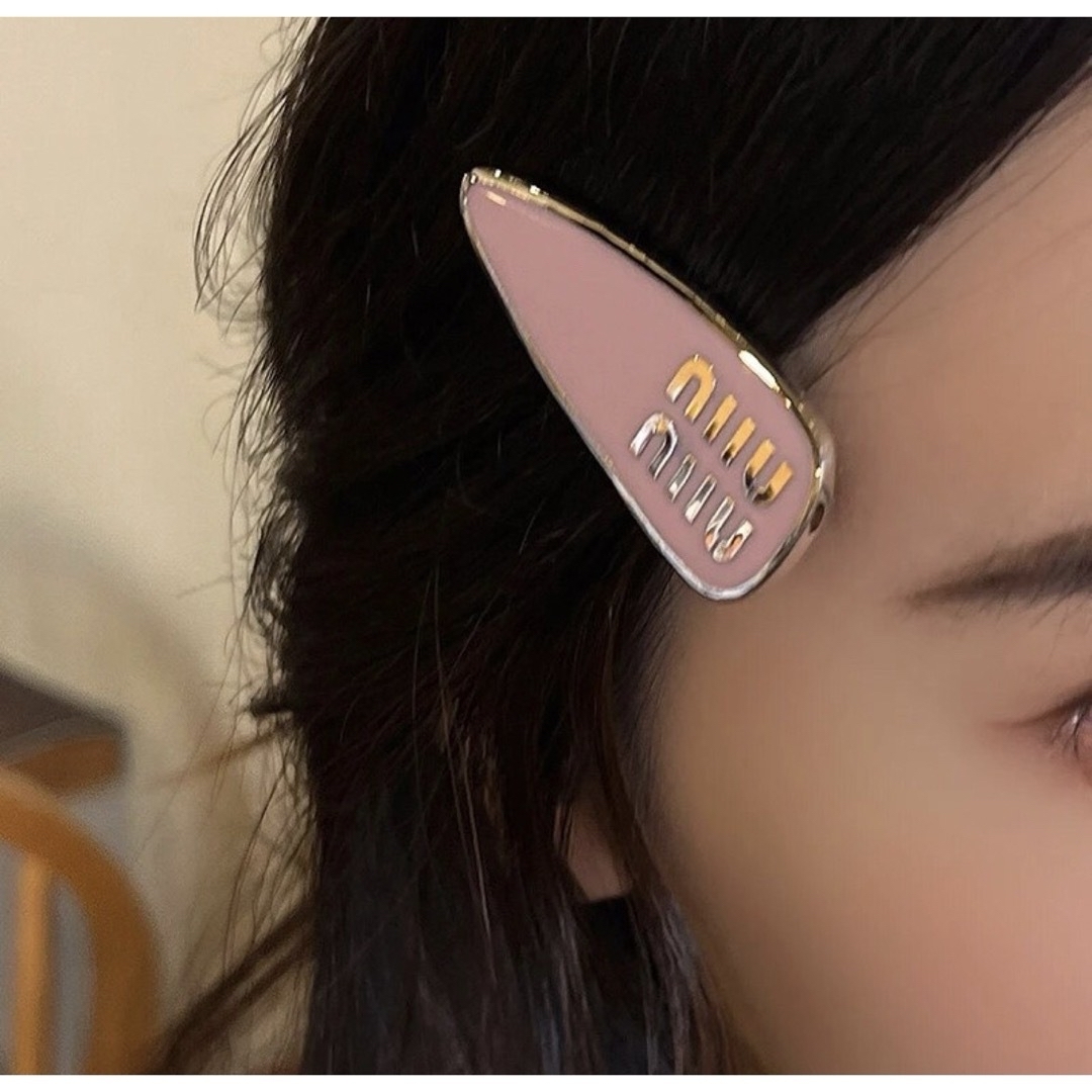 MIU MIU - 新品未使用!miumiuヘアピン♡ピンク♡ヘアクリップ MIU MIU - 新品未使用!miumiuヘアピン♡ピンク♡ヘアクリップ