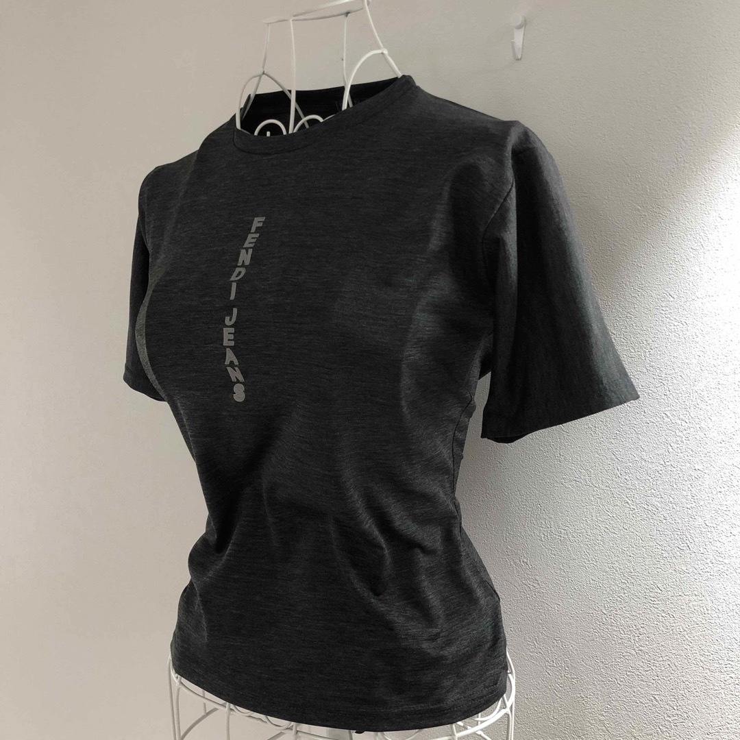 FENDI(フェンディ)の極美品/フェンディ  FENDI  ロゴTシャツ　GILMAR イタリア製  レディースのトップス(Tシャツ(半袖/袖なし))の商品写真