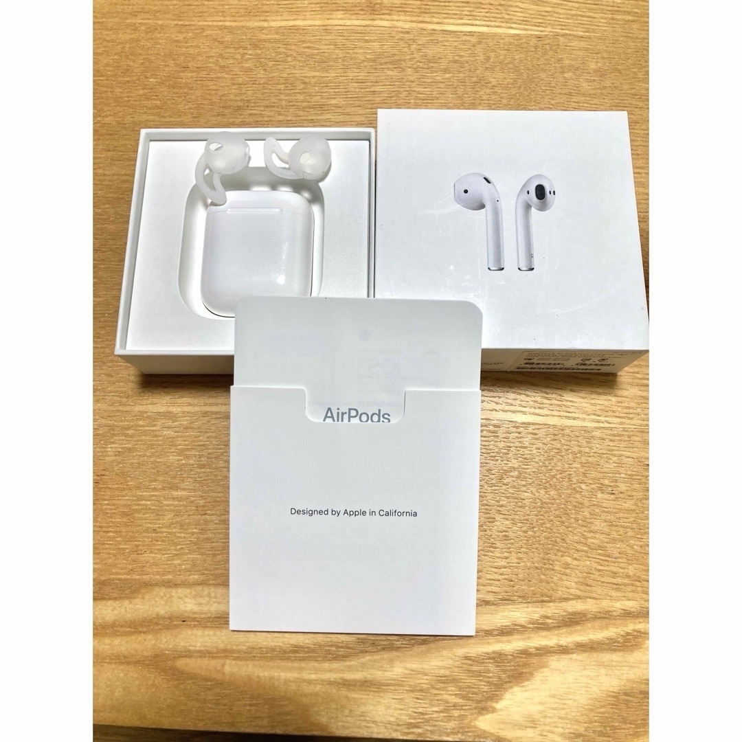 Apple(アップル)のairpods Apple🎵エアポッズ🍎コードレスイヤホン スマホ/家電/カメラのオーディオ機器(ヘッドフォン/イヤフォン)の商品写真