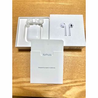 アップル(Apple)のairpods Apple🎵エアポッズ🍎コードレスイヤホン(ヘッドフォン/イヤフォン)