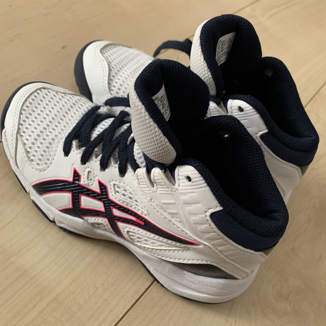 asics(アシックス)の アシックス ジュニア バスケットボールシューズ スポーツ/アウトドアのスポーツ/アウトドア その他(バスケットボール)の商品写真