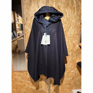 モンクレール(MONCLER)の〈新品〉モンクレール MANTELLA(マンテラ) ケープ ポンチョ マント(ポンチョ)