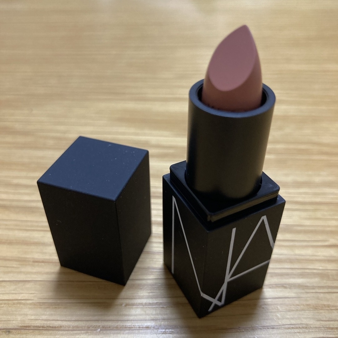 NARS(ナーズ)のNARS リップスティック ＋ポアブラーパウダー コスメ/美容のベースメイク/化粧品(口紅)の商品写真