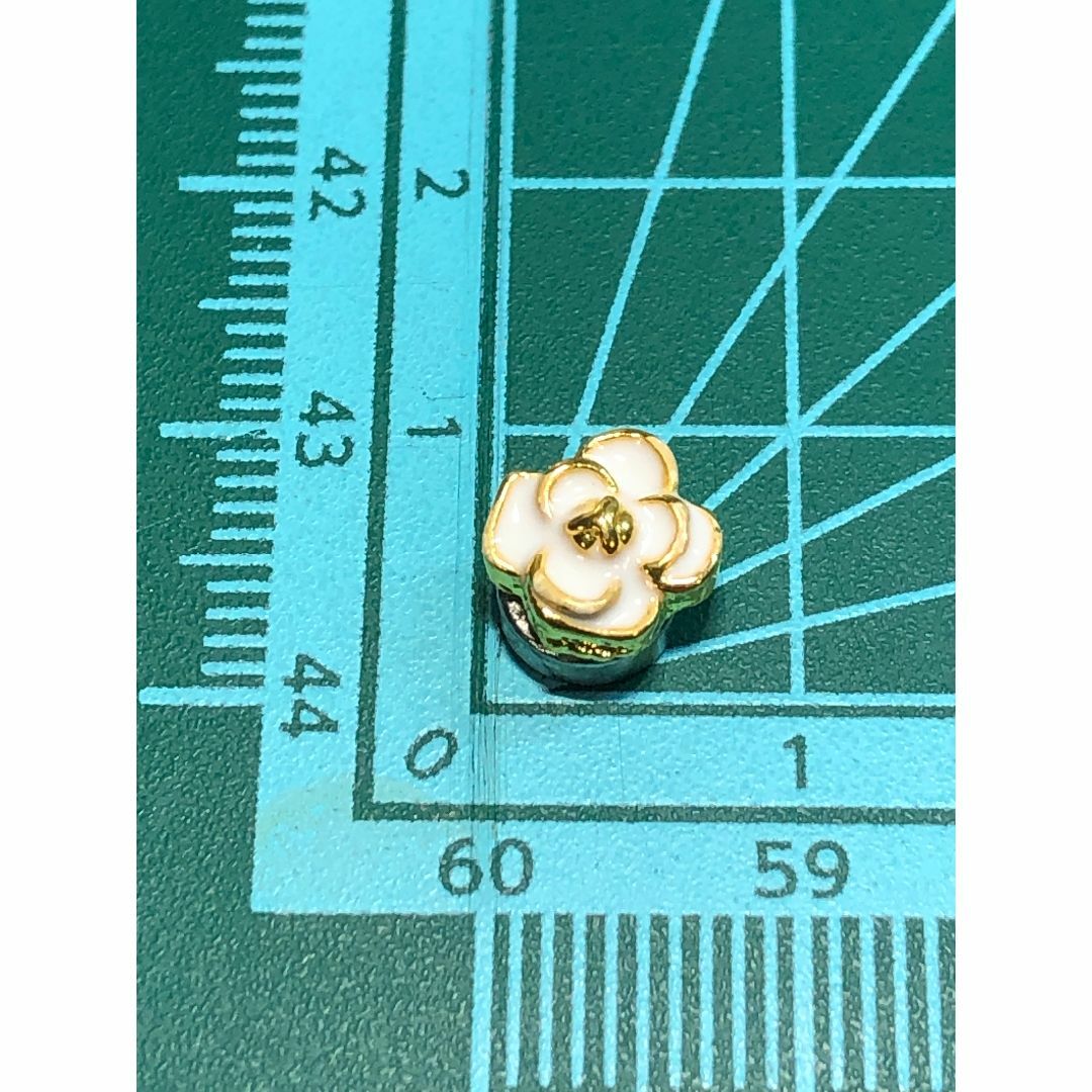[D081]　マグネットピアス　ノンホール　ゴールド　花　シンプル ハンドメイドのアクセサリー(ピアス)の商品写真