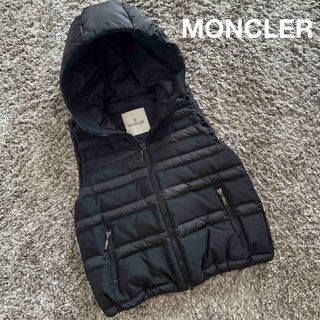 モンクレール(MONCLER)のモンクレール  ダウンベスト　レディース　ブラック　ダウン　フード　ジレ(ダウンベスト)