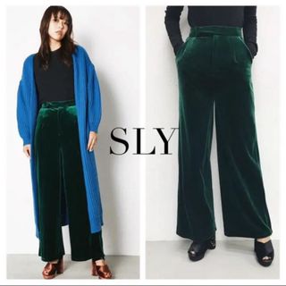 スライ(SLY)のSLY ベロアワイドパンツ　グリーン(カジュアルパンツ)