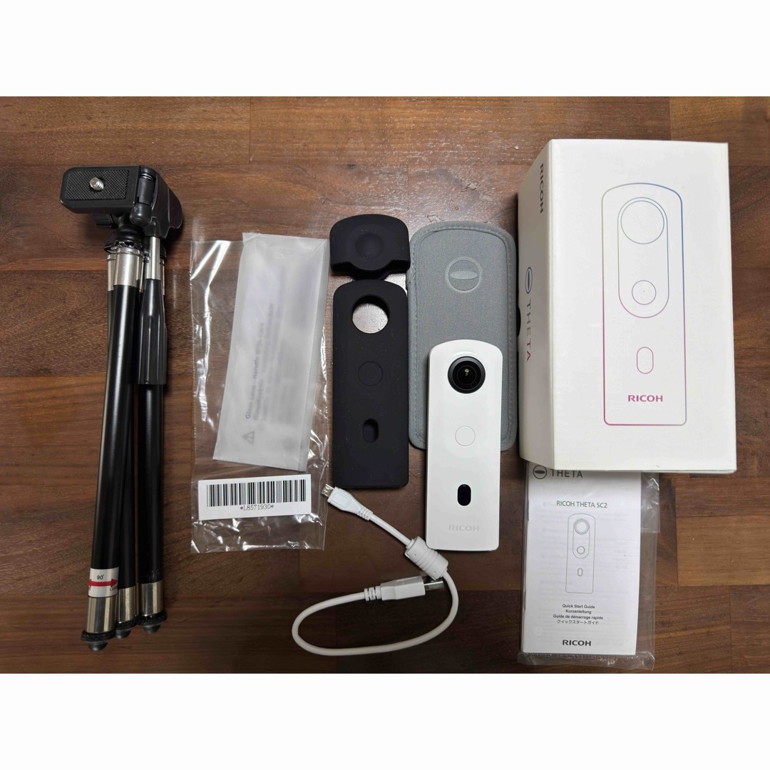 RICOH(リコー)の未使用　リコー　RICOH THETA SC2 ホワイト スマホ/家電/カメラのカメラ(コンパクトデジタルカメラ)の商品写真