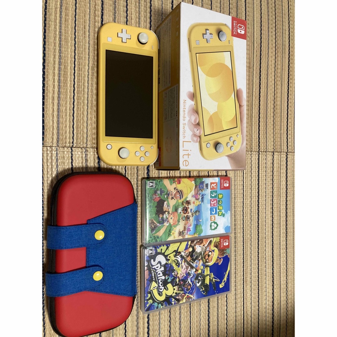 Nintendo Switch(ニンテンドースイッチ)のSwitch light  イエロー　スプラ3  あつ森セット エンタメ/ホビーのゲームソフト/ゲーム機本体(家庭用ゲーム機本体)の商品写真