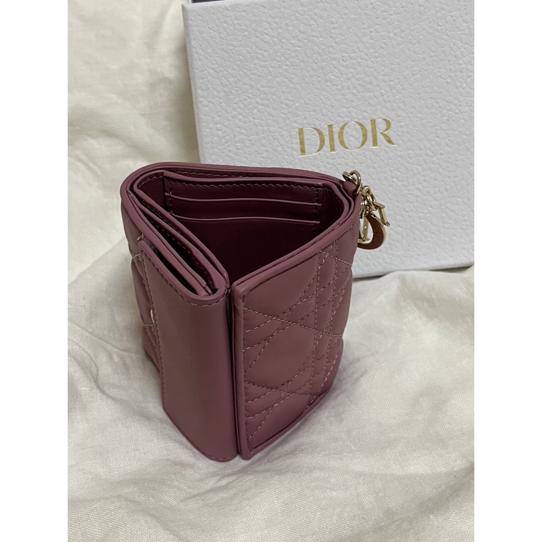 Christian Dior(クリスチャンディオール)のLady Dior ウォレット レディースのファッション小物(財布)の商品写真