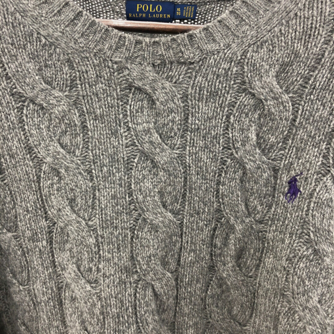 POLO RALPH LAUREN(ポロラルフローレン)のPolo by Ralph Lauren ポロ ラルフローレン ワンポイントロゴ ケーブル ウール セーター ニット グレー (メンズ XL) 中古 古着 P1524 メンズのトップス(ニット/セーター)の商品写真