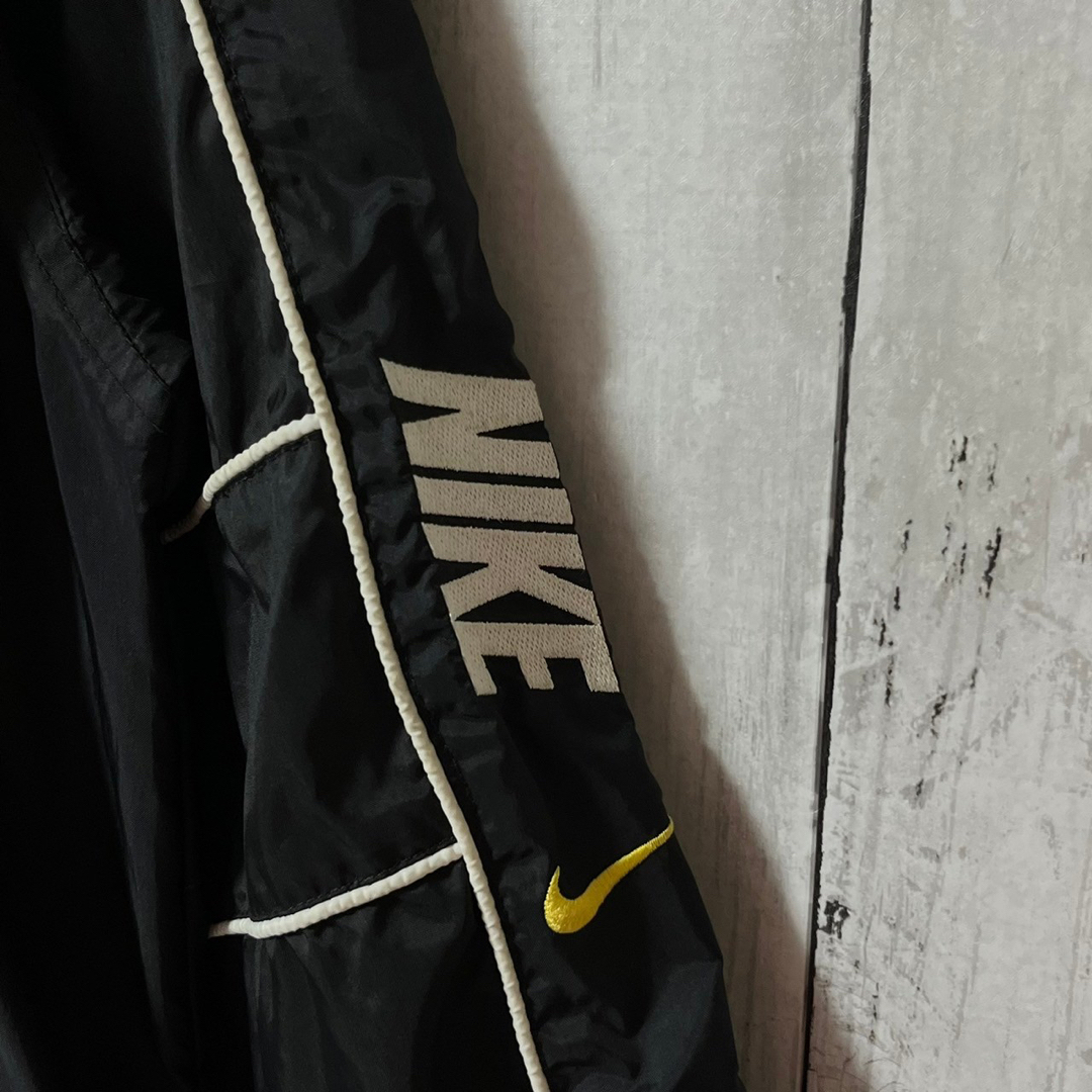 NIKE ナイキ ナイロンジャケット 刺繍ロゴ ワンポイントロゴ NIKE ナイキ ナイロンジャケット 刺繍ロゴ ワンポイントロゴ