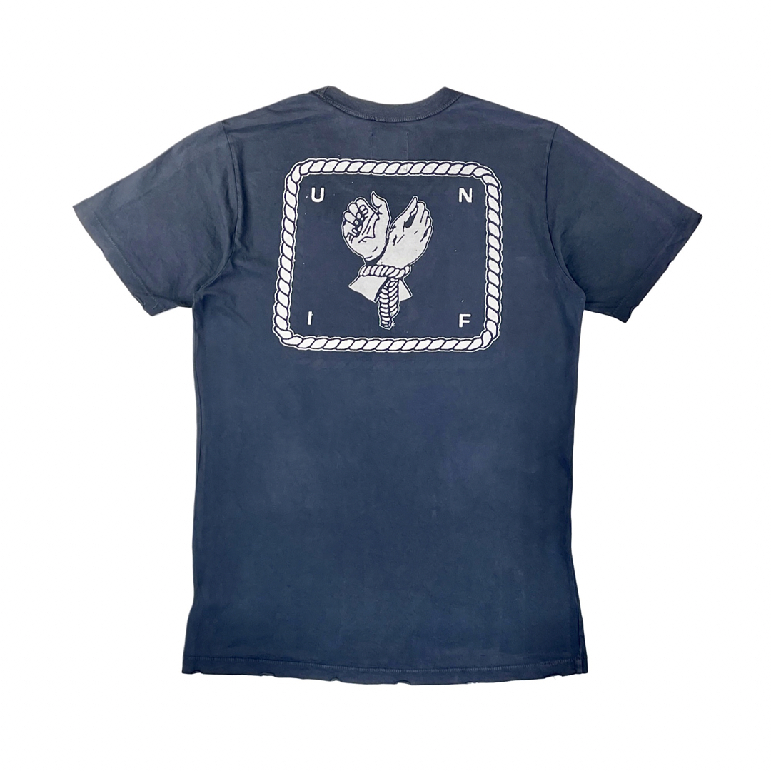 UNIF(ユニフ)の中古 UNIF ユニフ 縄 ロープ 縛り拘束 バックプリント ダメージ Tシャツ メンズのトップス(Tシャツ/カットソー(半袖/袖なし))の商品写真