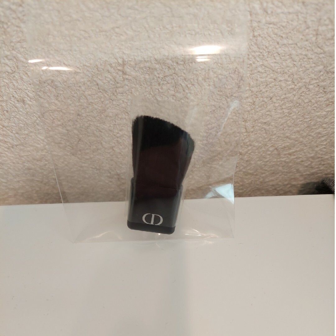 Dior(ディオール)のディオール　チ－ク付属ブラシ コスメ/美容のメイク道具/ケアグッズ(チーク/フェイスブラシ)の商品写真