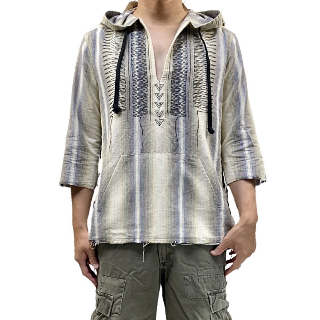 BIAS(バイアス)の中古 BIAS ネイティブ 民族柄 刺繍 エスニック 七分袖 被り フードシャツ メンズのトップス(シャツ)の商品写真