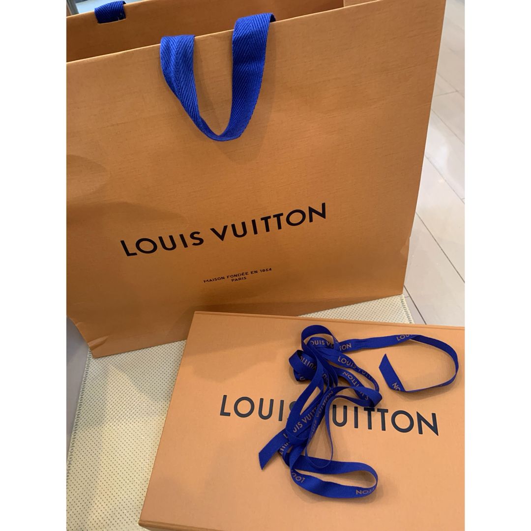 LOUIS VUITTON(ルイヴィトン)のルイヴィトン　　マフラー レディースのファッション小物(マフラー/ショール)の商品写真