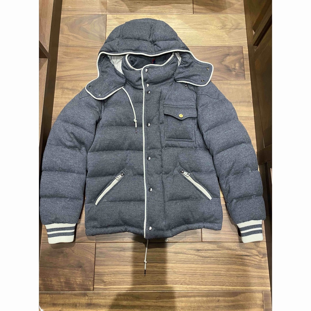 MONCLER(モンクレール)のダウン　MONCLER メンズのジャケット/アウター(ダウンジャケット)の商品写真