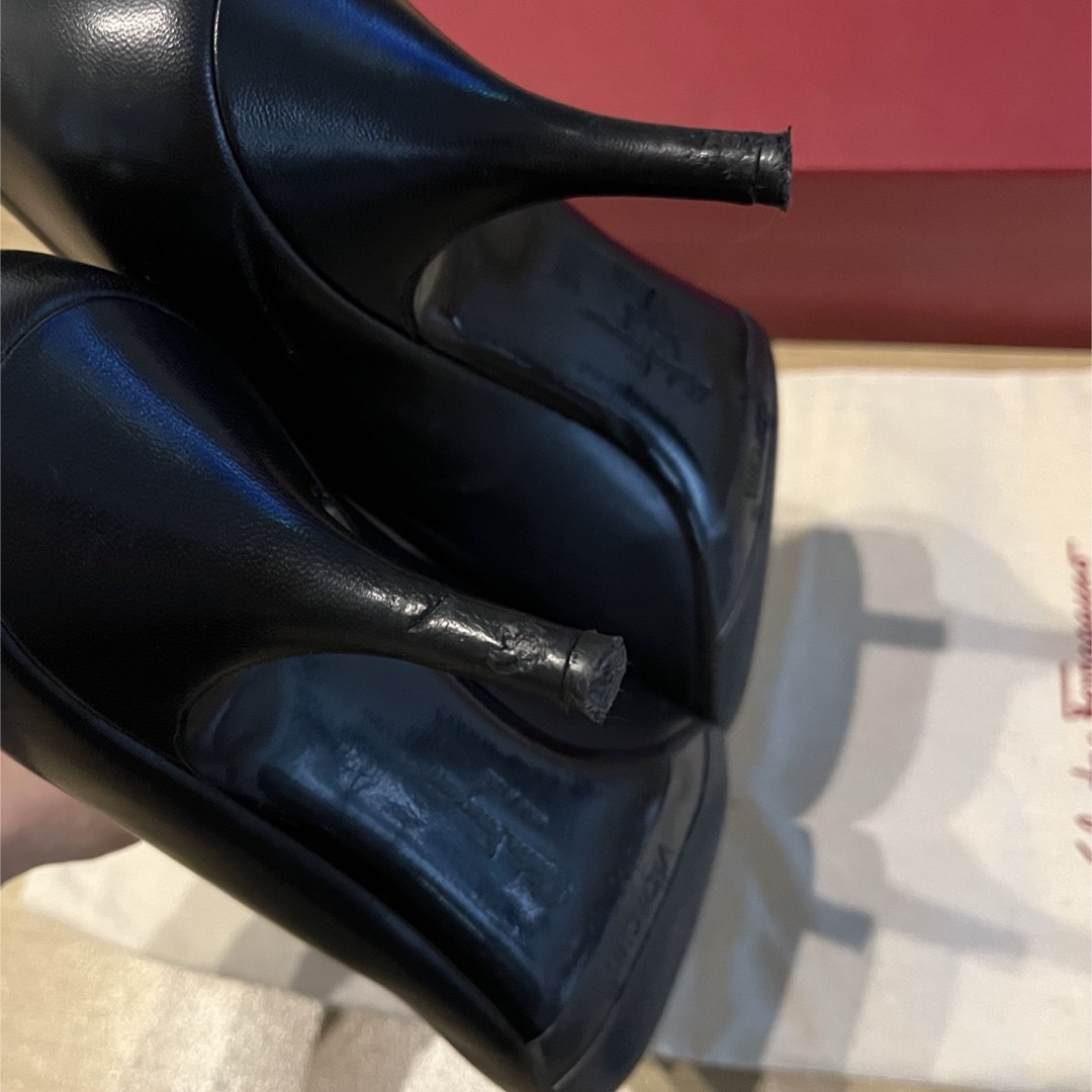 Salvatore Ferragamo(サルヴァトーレフェラガモ)の週末限定値下‼️卒業、入学式に✨フェラガモ⭐︎パンプスsize8 レディースの靴/シューズ(ハイヒール/パンプス)の商品写真