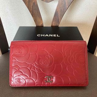 シャネル(CHANEL)のCHANEL シャネル 二つ折り財布 カメリア レッド(財布)