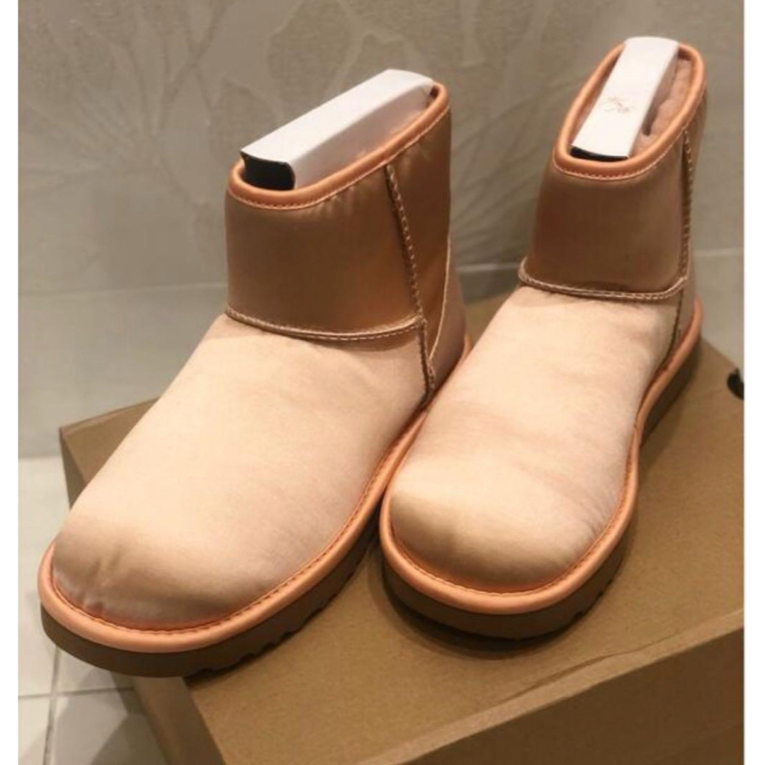 希少新品未使用ugg ムートンブーツ レディースの靴/シューズ(ブーツ)の商品写真