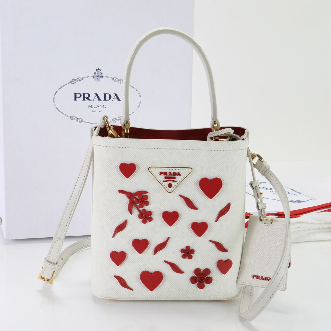 PRADA(プラダ)の極美品 プラダ サフィアーノ レザー パニエ 三角ロゴ 1BA217 2WAY ショルダーバッグ ハンド ハート フラワー レディース AAT E14-10 レディースのバッグ(ショルダーバッグ)の商品写真