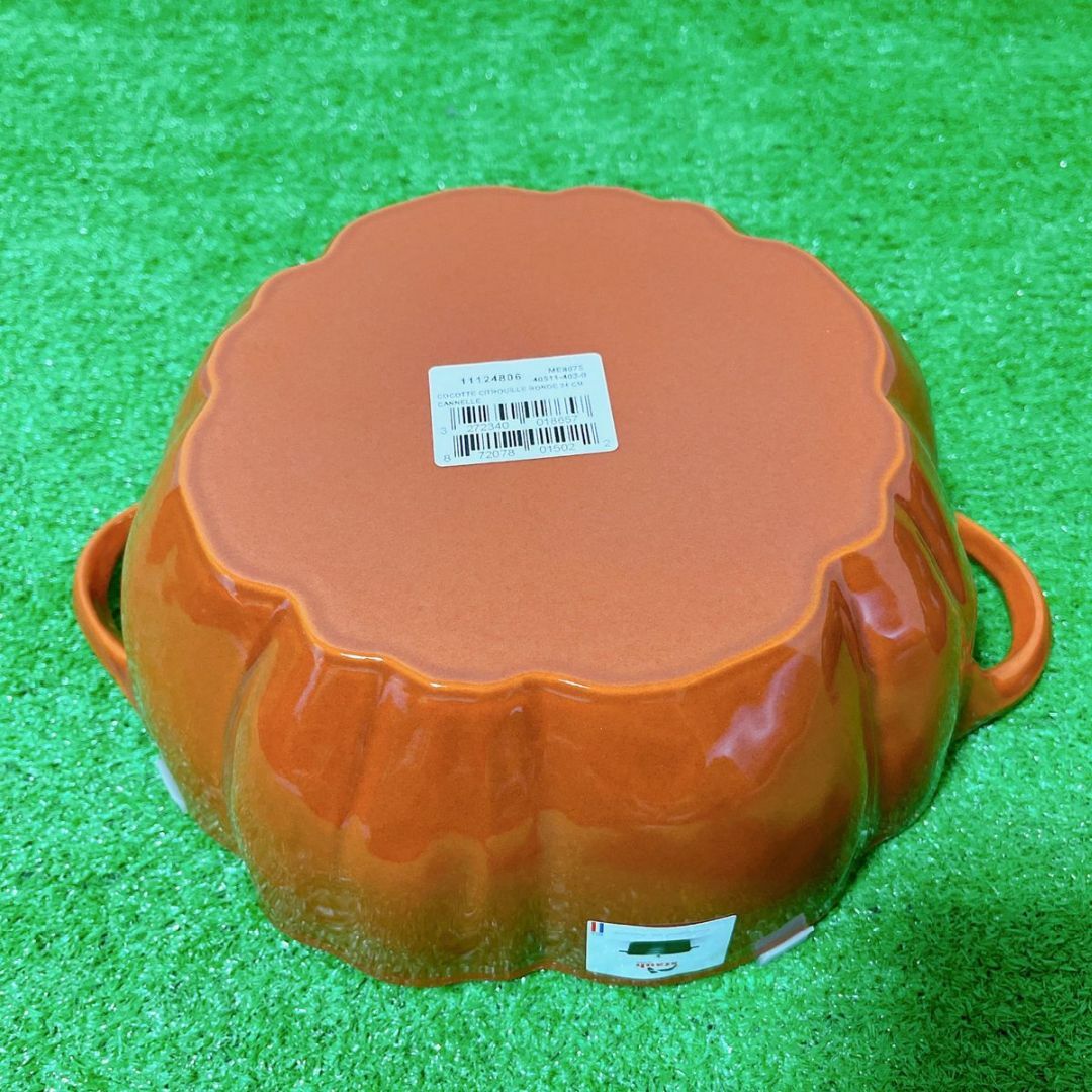 STAUB(ストウブ)のパンプキンココット24cm STAUB ストウブ シナモンオレンジ 入手困難 インテリア/住まい/日用品のキッチン/食器(鍋/フライパン)の商品写真