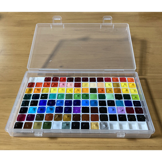 ホルベイン 透明水彩絵の具　全108色　小分けセット ケース付き(絵の具/ポスターカラー)