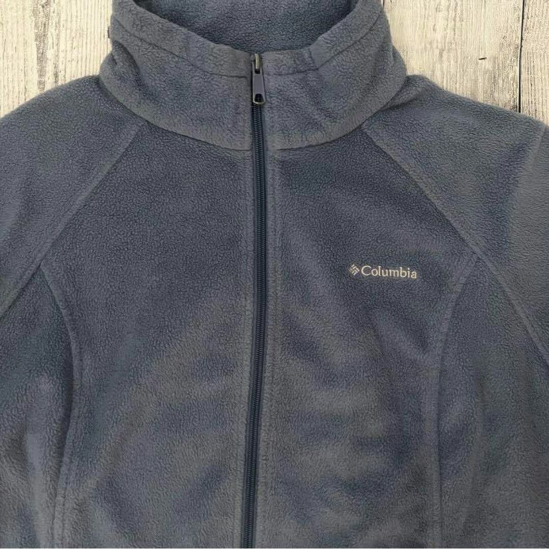Columbia(コロンビア)のColombia 人気⭐︎フリース　くすみブルー系　XL  古着　ブルゾン メンズのジャケット/アウター(マウンテンパーカー)の商品写真