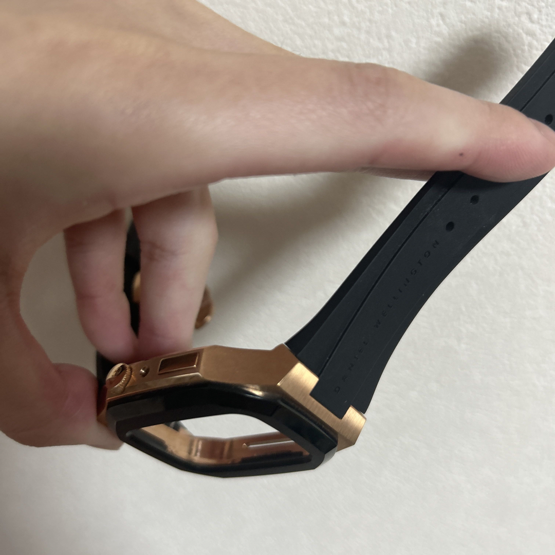 Daniel Wellington(ダニエルウェリントン)のdanielwellington Apple Watch バンド 【ジャンク】 メンズの時計(ラバーベルト)の商品写真