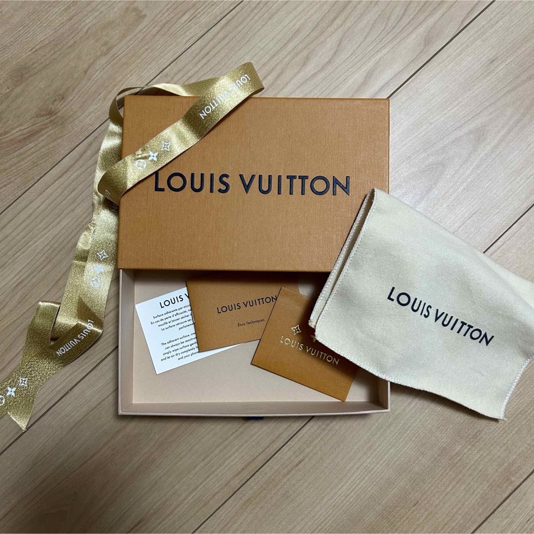 LOUIS VUITTON(ルイヴィトン)のヴィトン　 ギフトボックス インテリア/住まい/日用品のオフィス用品(ラッピング/包装)の商品写真