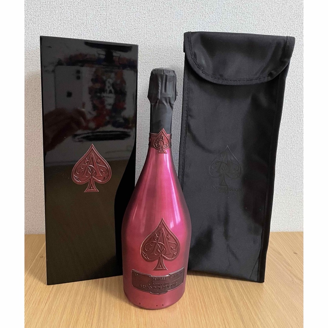 Armand de Brignac ロゼシャンパン 専用ボックス、カバー付き Armand de Brignac ロゼシャンパン 専用ボックス、カバー付き