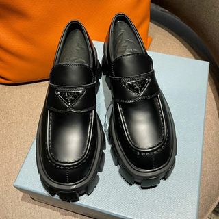 プラダ ローファー/革靴(レディース)の通販 700点以上 | PRADAの